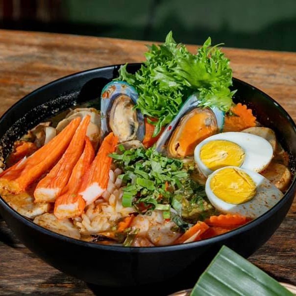 มาม่าต้มยำทะเลรวมมิตรหม้อไฟ